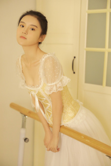 小鬼当街